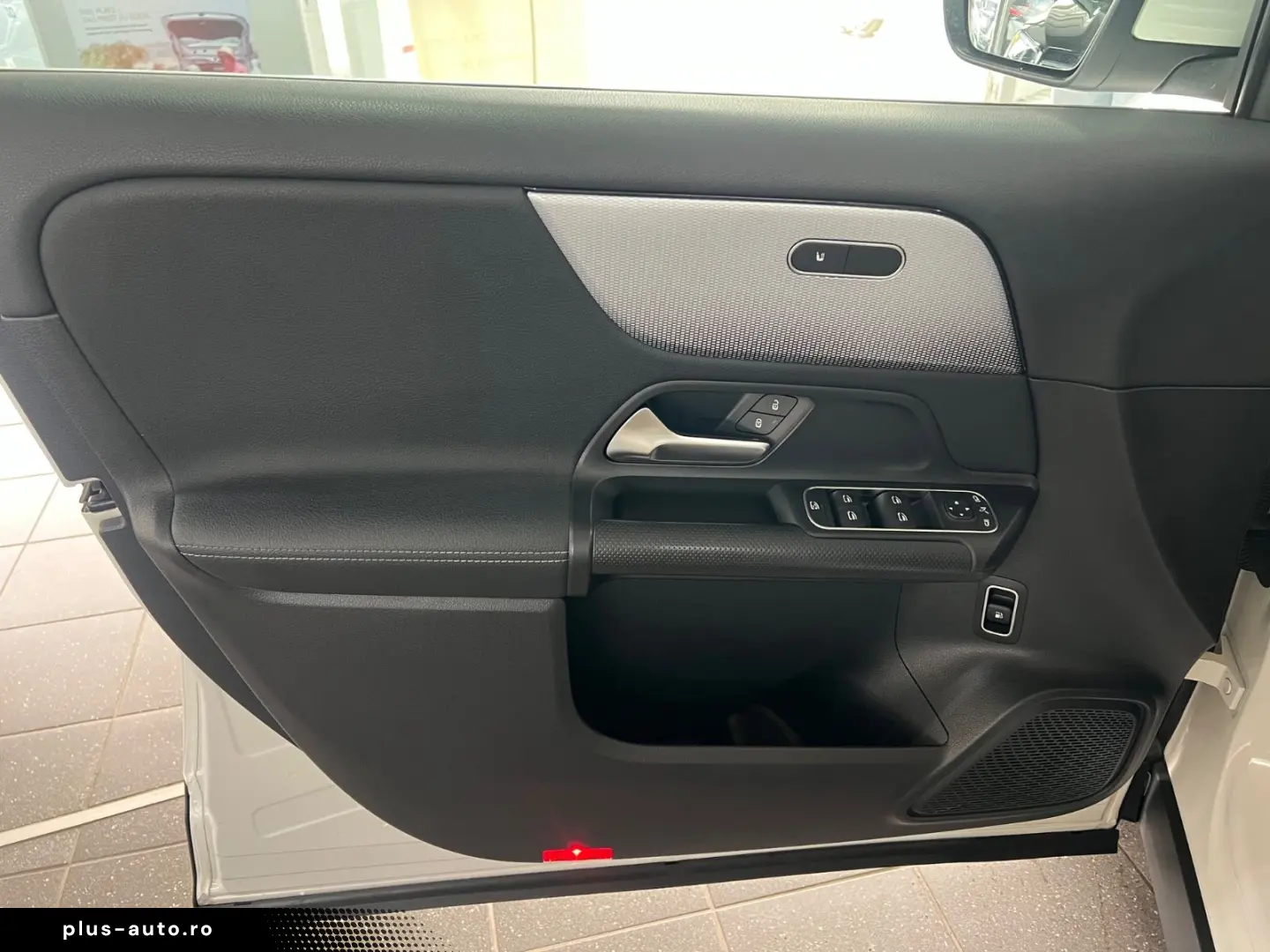 MERCEDES-BENZ GLA 250e Style LED HIGH Park-Paket Spiegel