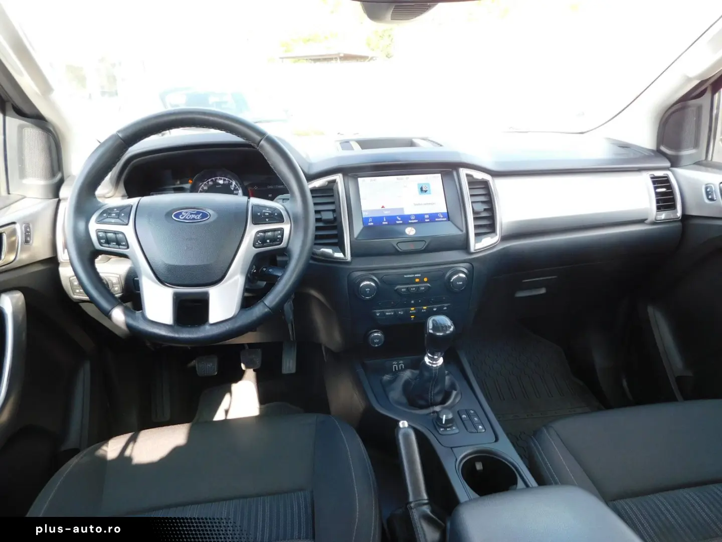 FORD Ranger XLT Doppelkabine 4x4 Rollo Navi AHK