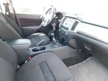 FORD Ranger XLT Doppelkabine 4x4 Rollo Navi AHK