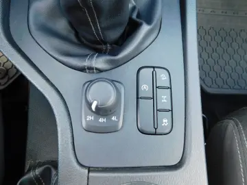 FORD Ranger XLT Doppelkabine 4x4 Rollo Navi AHK