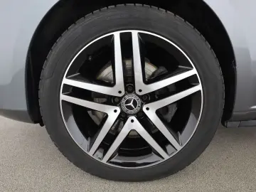 MERCEDES-BENZ V 300 d 4M Avantgarde Kompakt LED Leder 360