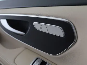 MERCEDES-BENZ V 300 d 4M Avantgarde Kompakt LED Leder 360