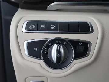 MERCEDES-BENZ V 300 d 4M Avantgarde Kompakt LED Leder 360