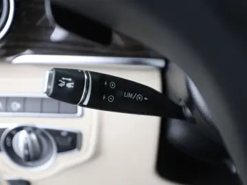 MERCEDES-BENZ V 300 d 4M Avantgarde Kompakt LED Leder 360