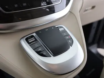 MERCEDES-BENZ V 300 d 4M Avantgarde Kompakt LED Leder 360