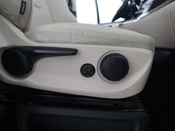 MERCEDES-BENZ V 300 d 4M Avantgarde Kompakt LED Leder 360