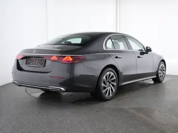 MERCEDES-BENZ E 300 e Avantgarde Superscreen Distron&hellip;