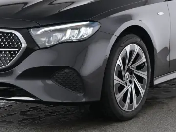 MERCEDES-BENZ E 300 e Avantgarde Superscreen Distron&hellip;