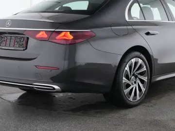 MERCEDES-BENZ E 300 e Avantgarde Superscreen Distron&hellip;