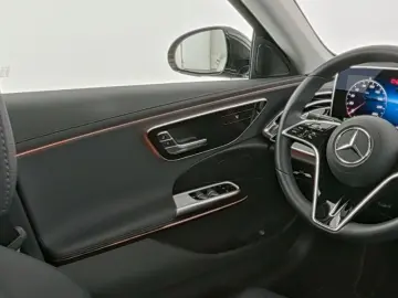 MERCEDES-BENZ E 300 e Avantgarde Superscreen Distron&hellip;