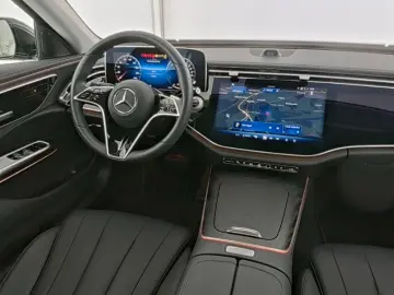 MERCEDES-BENZ E 300 e Avantgarde Superscreen Distron&hellip;