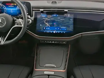 MERCEDES-BENZ E 300 e Avantgarde Superscreen Distron&hellip;