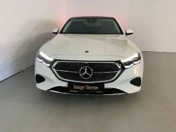 MERCEDES-BENZ E 200 AVANTGARDE Pano Burm4D 360  Superscreen