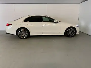 MERCEDES-BENZ E 200 AVANTGARDE Pano Burm4D 360  Superscreen