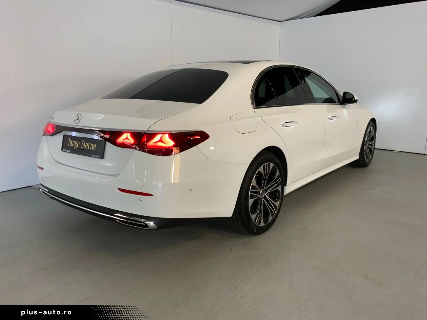 MERCEDES-BENZ E 200 AVANTGARDE Pano Burm4D 360  Superscreen