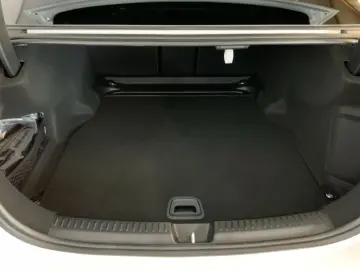 MERCEDES-BENZ E 200 AVANTGARDE Pano Burm4D 360  Superscreen