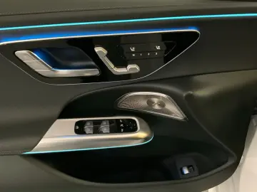 MERCEDES-BENZ E 200 AVANTGARDE Pano Burm4D 360  Superscreen