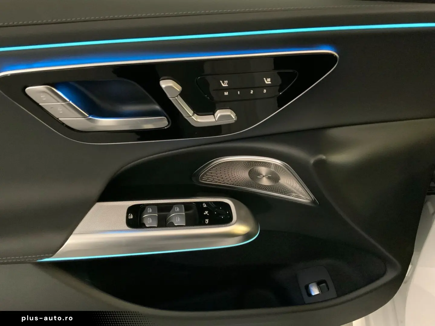 MERCEDES-BENZ E 200 AVANTGARDE Pano Burm4D 360  Superscreen