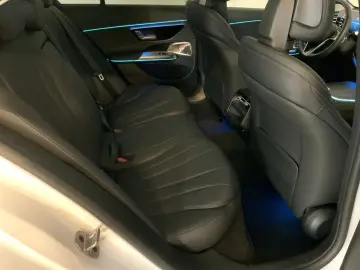 MERCEDES-BENZ E 200 AVANTGARDE Pano Burm4D 360  Superscreen