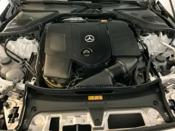 MERCEDES-BENZ E 200 AVANTGARDE Pano Burm4D 360  Superscreen