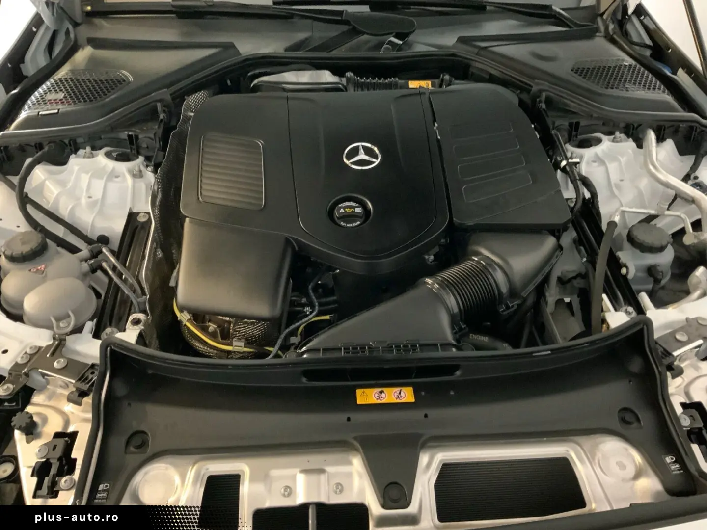 MERCEDES-BENZ E 200 AVANTGARDE Pano Burm4D 360  Superscreen