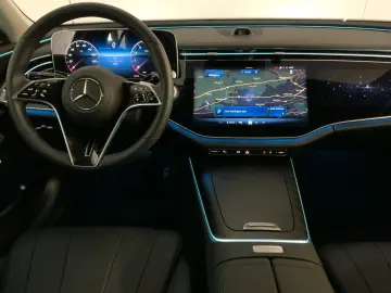 MERCEDES-BENZ E 200 AVANTGARDE Pano Burm4D 360  Superscreen