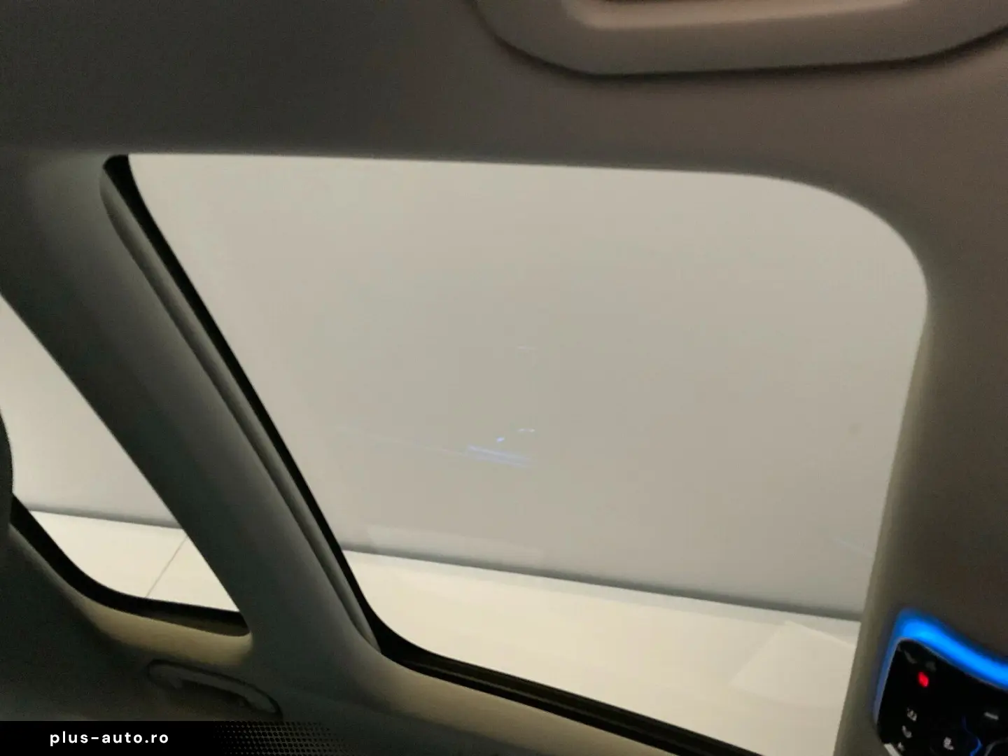 MERCEDES-BENZ E 200 AVANTGARDE Pano Burm4D 360  Superscreen