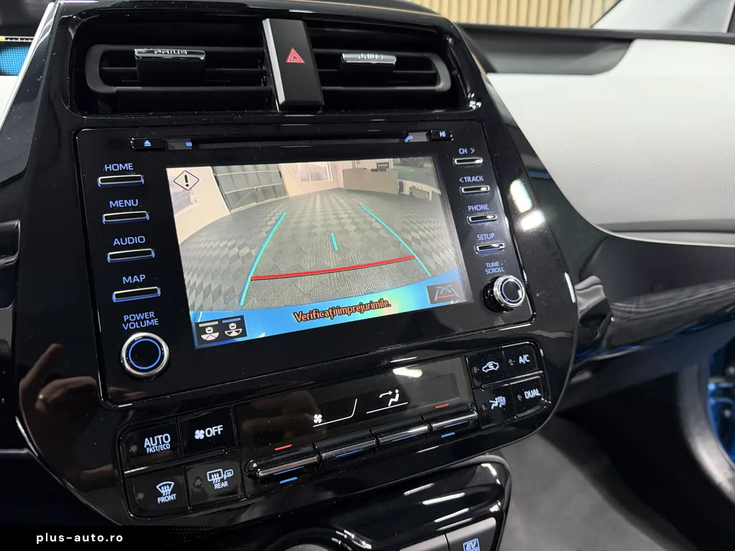 Toyota Prius 1.8 VVT-i Hybrid Lounge 5d