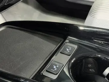 Toyota Prius 1.8 VVT-i Hybrid Lounge 5d