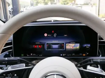 MERCEDES-BENZ E 220 d Avantgarde Super Beige LED Cam…