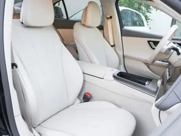 MERCEDES-BENZ E 220 d Avantgarde Super Beige LED Cam…