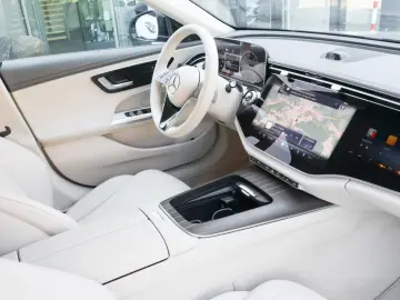 MERCEDES-BENZ E 220 d Avantgarde Super Beige LED Cam&hellip;