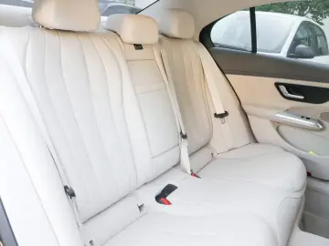 MERCEDES-BENZ E 220 d Avantgarde Super Beige LED Cam…