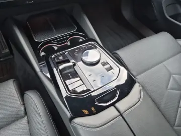 BMW 550e xDrive M Sport   GARANTIE-bis-01.2030