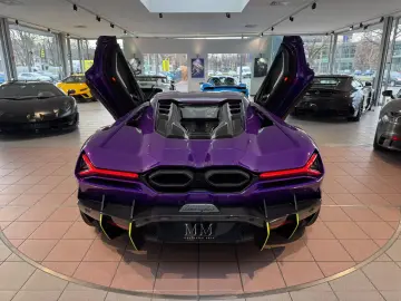 Lamborghini Revuelto  Carbon