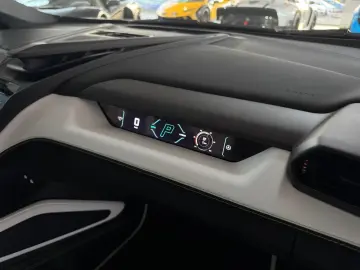 Lamborghini Revuelto  Carbon