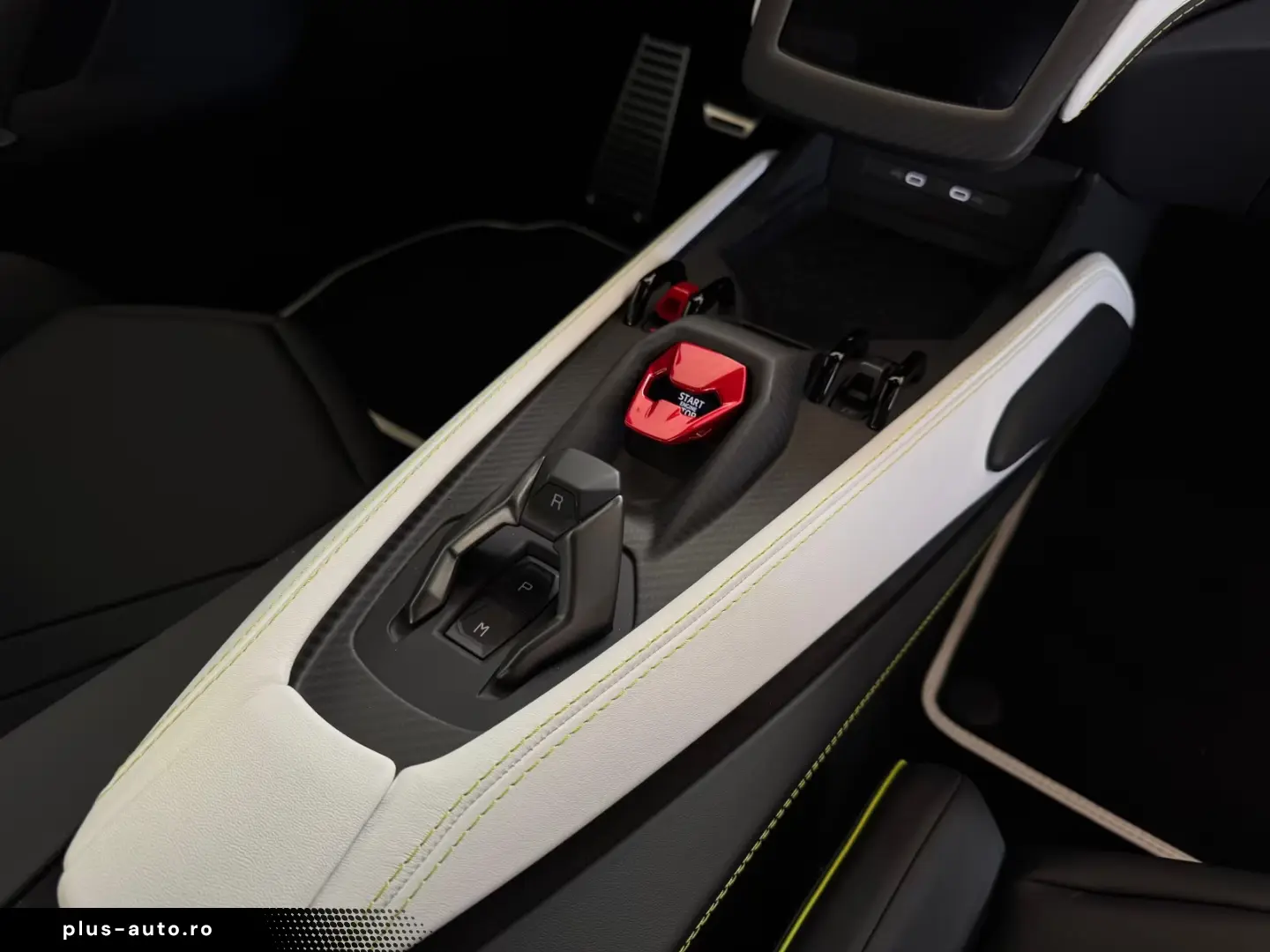 Lamborghini Revuelto  Carbon