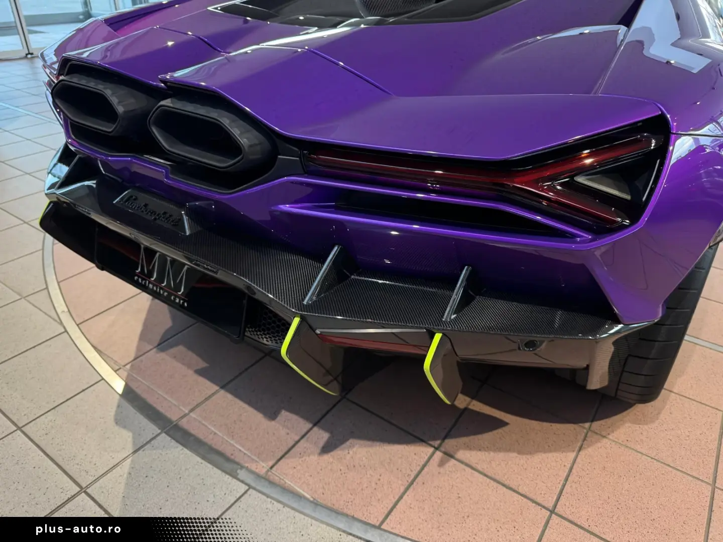 Lamborghini Revuelto  Carbon