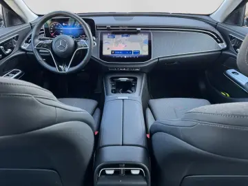 MERCEDES-BENZ E 400 e 4M AHK DISTR DIGILIGHT 360