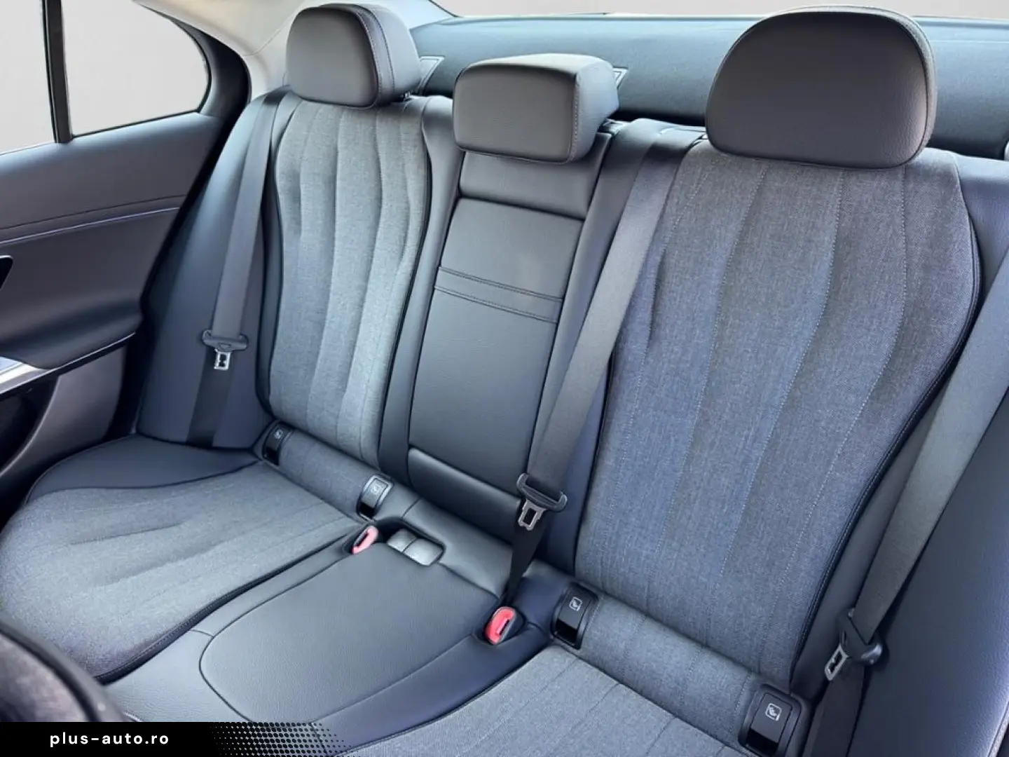 MERCEDES-BENZ E 400 e 4M AHK DISTR DIGILIGHT 360