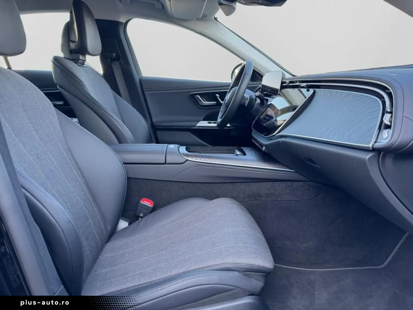 MERCEDES-BENZ E 400 e 4M AHK DISTR DIGILIGHT 360