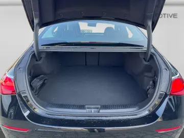 MERCEDES-BENZ E 400 e 4M AHK DISTR DIGILIGHT 360