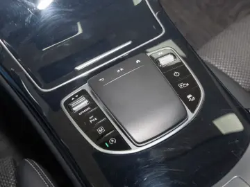 MERCEDES-BENZ GLC 220 d 4M