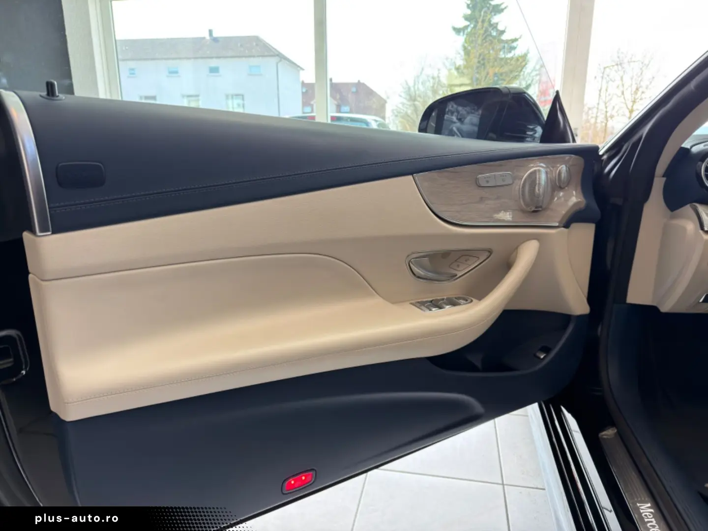 MERCEDES-BENZ E 300d Cabrio 4M 2xAMG Yacht MB100 LED&hellip;