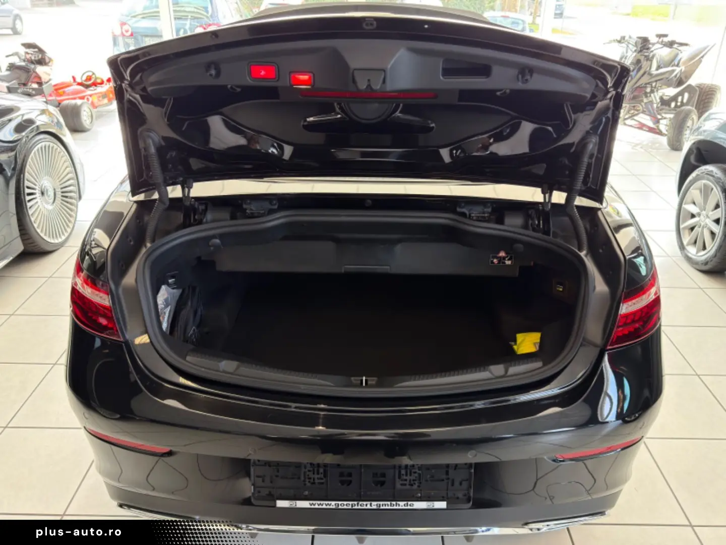 MERCEDES-BENZ E 300d Cabrio 4M 2xAMG Yacht MB100 LED&hellip;