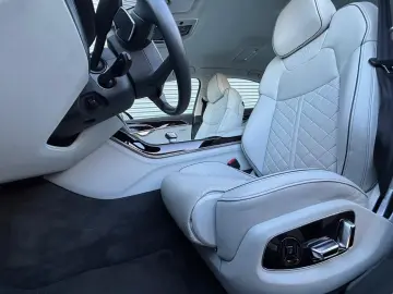 AUDI A8 lang 60 TFSI QUATTRO DESIGN SELECTION HUD B&O