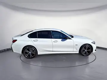 BMW 330 e xDrive Automatik M Sportpaket