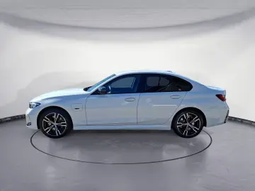 BMW 330 e xDrive Automatik M Sportpaket