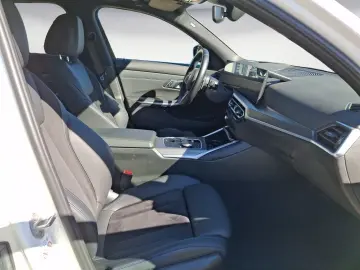 BMW 330 e xDrive Automatik M Sportpaket