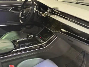 AUDI A8 60 TFSI e L quattro Pano Kühlschrank TV Voll